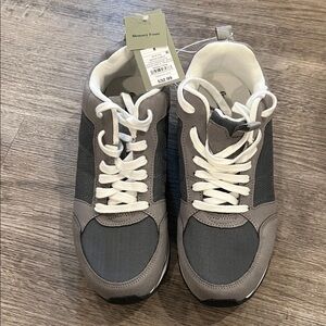 Goodfellow & Co Men's Gray and White Sneakers